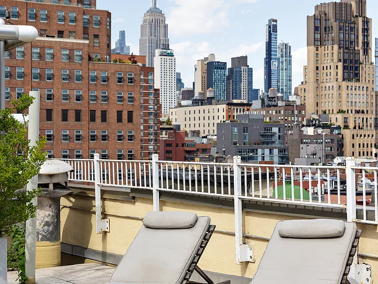 321 W 13th St #4C — Photo 10