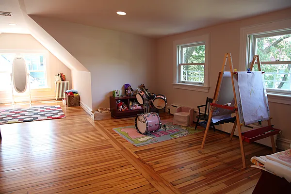 Sold by Mary Kay Gallagher Real Estate | media 9