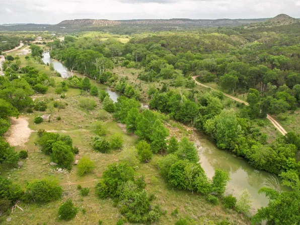 107 Edgewater Dr, Wimberley, TX 78676