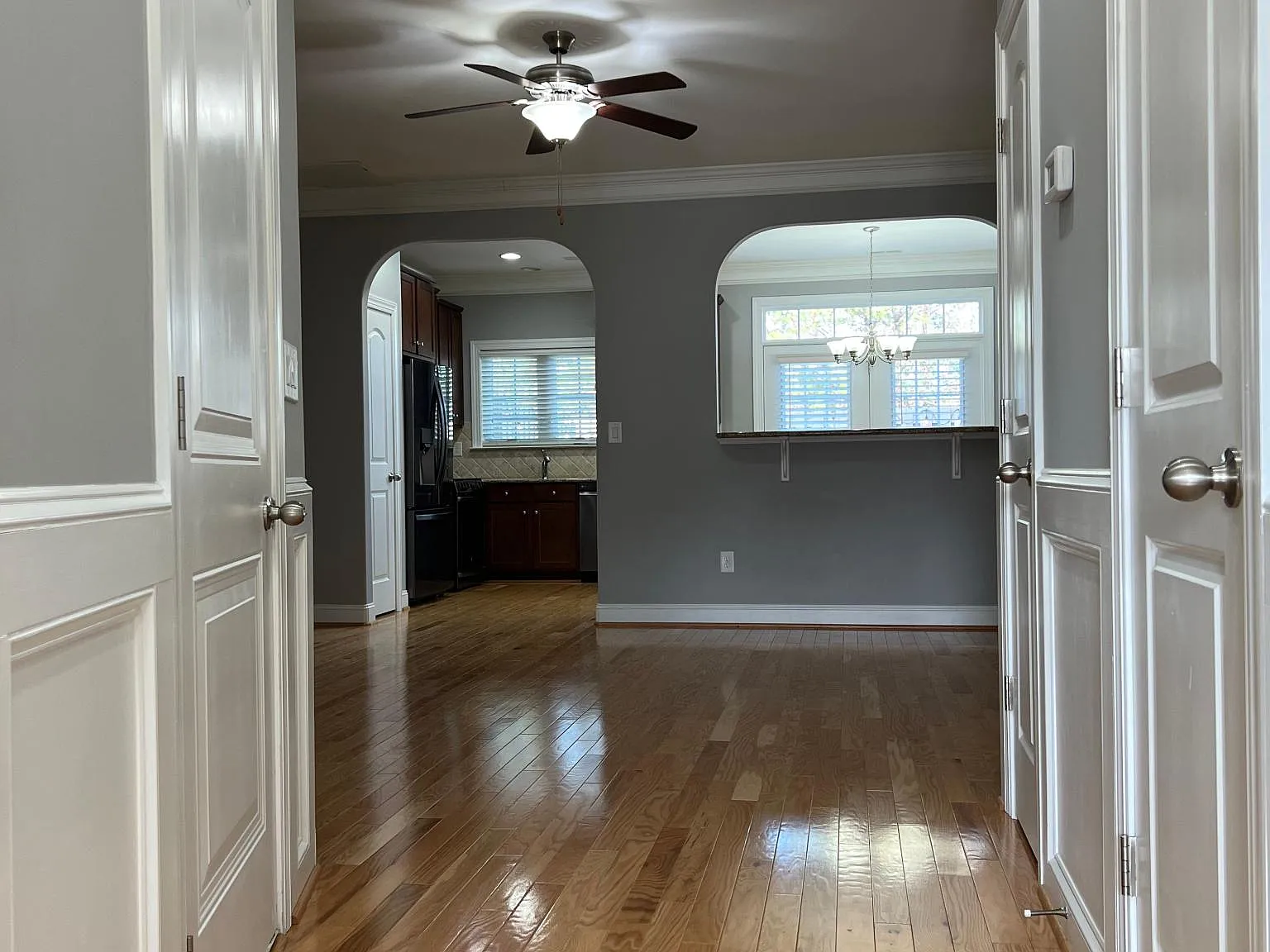 3 bed, 2.5 bath, 1590 sqft, $2,050 — Photo 4