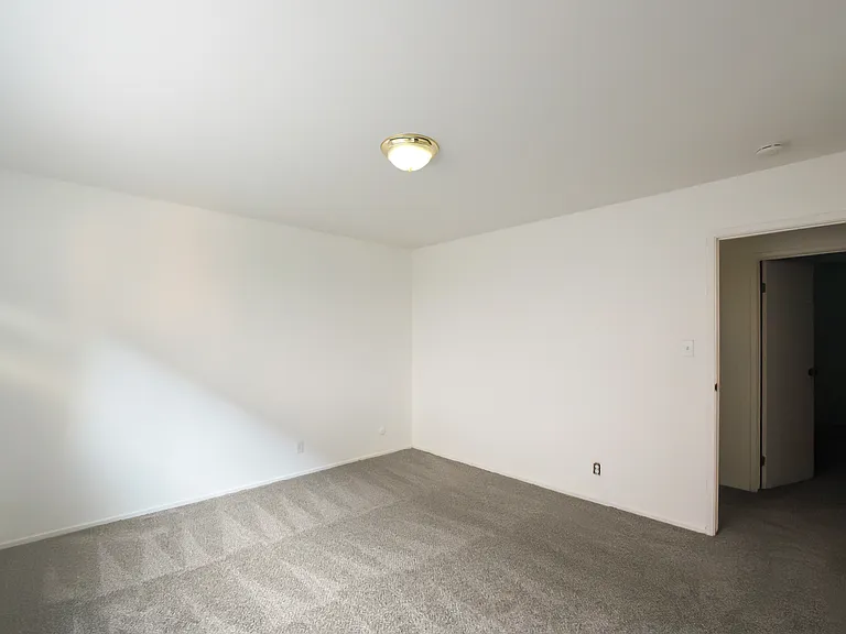 Curtner Villa Apartments — Photo 24