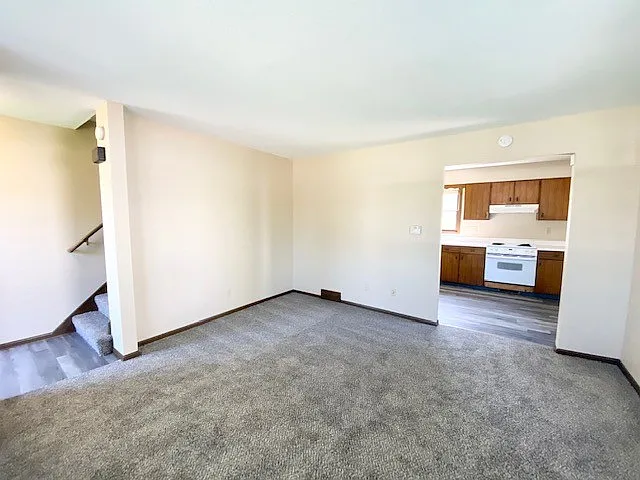 Price Drop! Two Bedroom Duplex — Photo 4