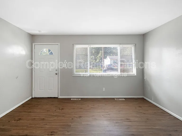 221 Barto Dr — Photo 14