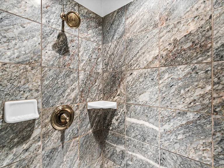 2385 Cascade Hwy SE #1 — Photo 12