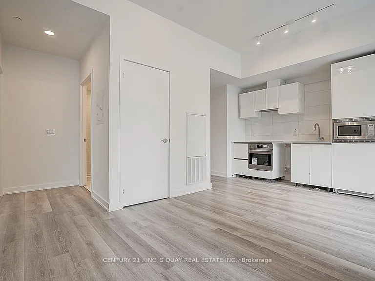 121 Saint Patrick St #722 — Photo 17