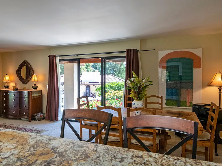 525 Las Palmas Dr — Photo 9