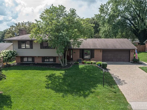 2320 Fairhill Ln, Dayton, OH 45440
