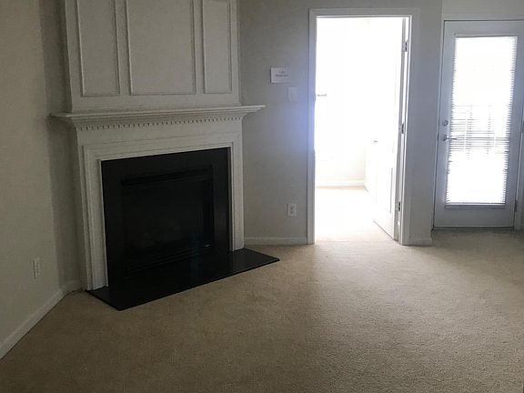 3rd image of 238 Baxter Dr