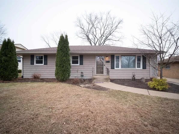 3717 Connecticut Dr, Rockford, IL 61108