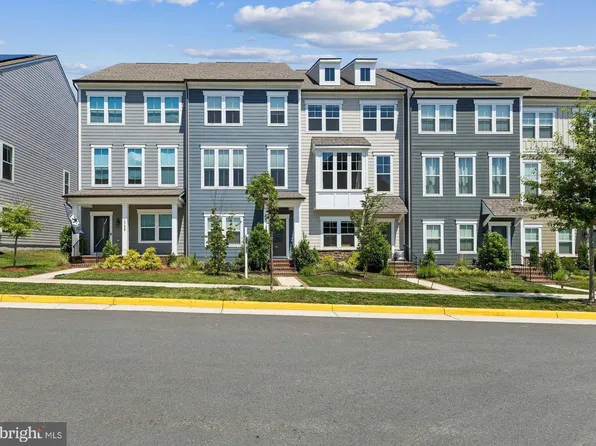 1756 Hickory Woods Rd, Dumfries, VA 22026