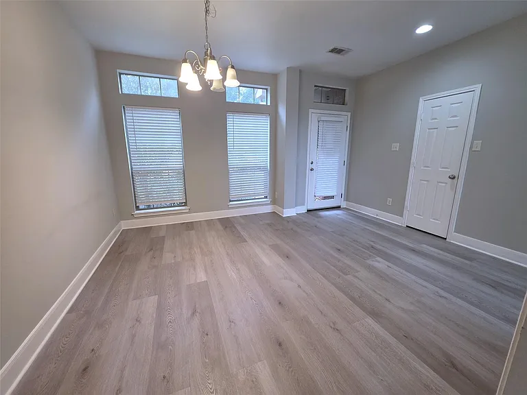 2813 Arbor Brook Ln — Photo 5