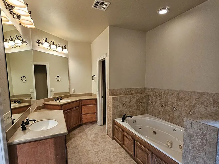 120 Napoli Ct — Photo 16