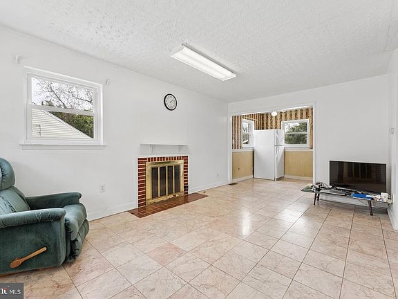 5th image of 7209 Valleycrest Blvd