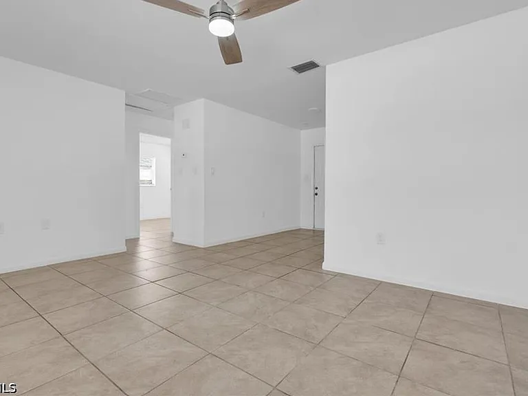 5534 7th Ave — Photo 3