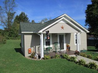 204 Walnut St, Galax, VA 24333