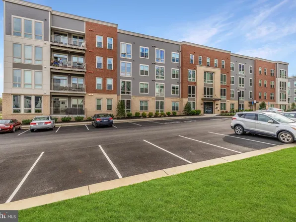 6101 Fairview Farm Dr Unit 207, Alexandria, VA 22315