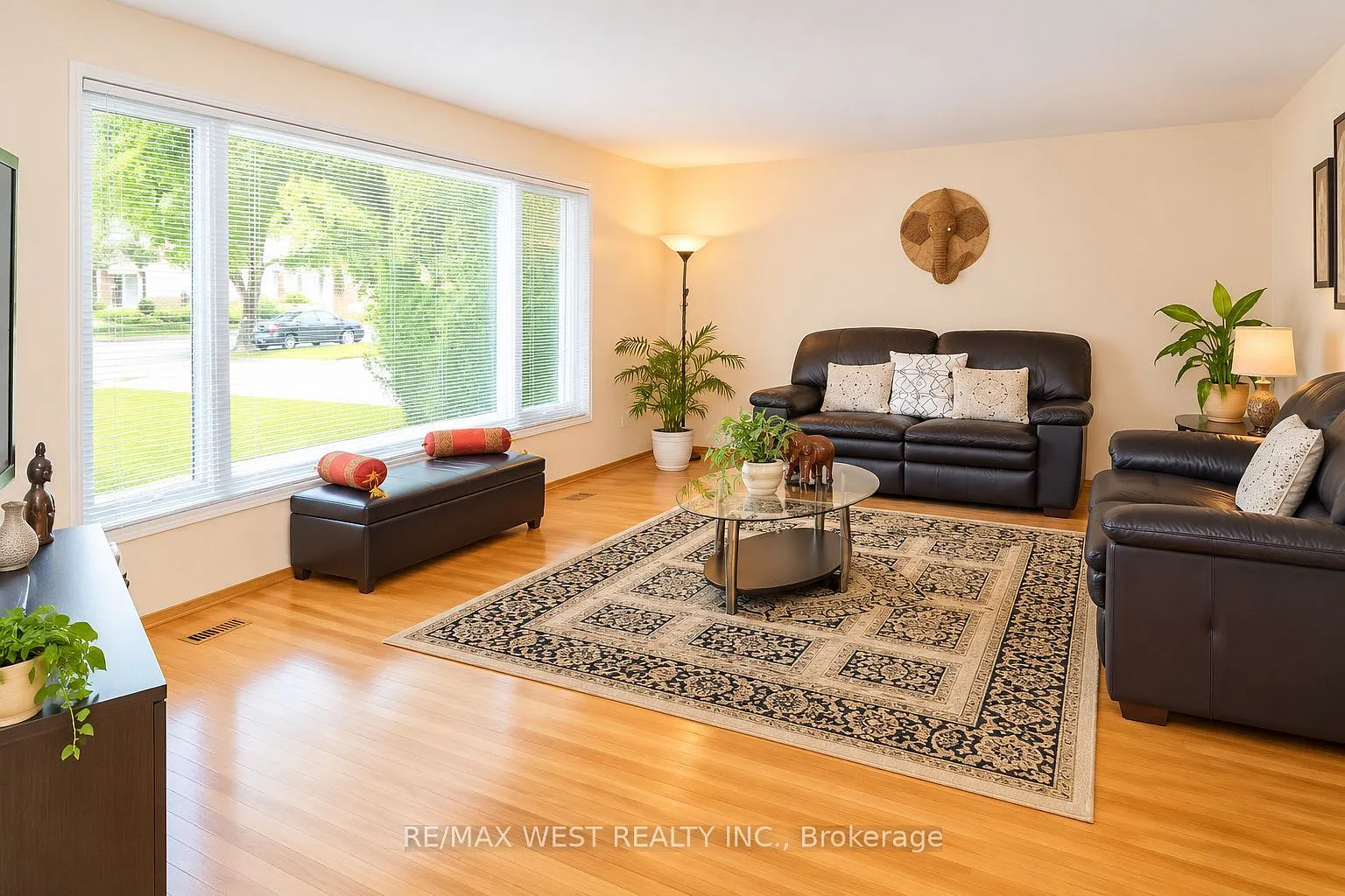 4 bed, $3,500 — Photo 2