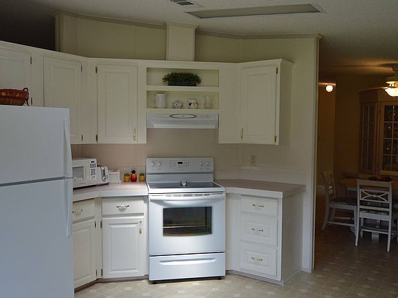 2nd image of 2224 Abbottwoods Ln