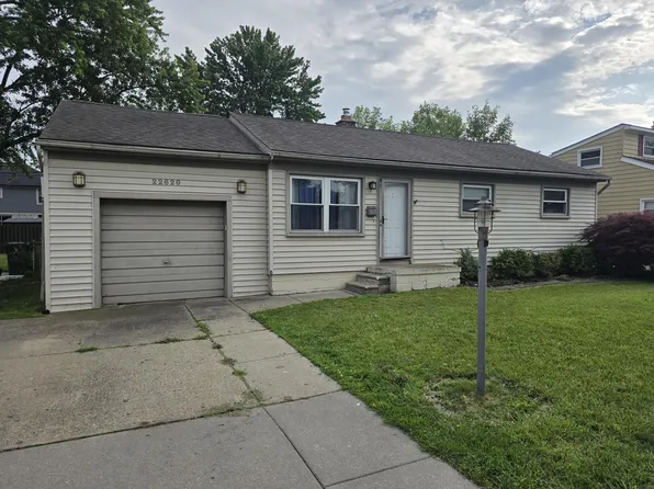 22620 Stephens St, Saint Clair Shores, MI 48080