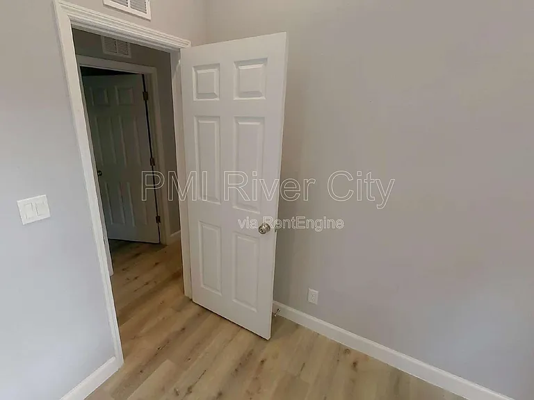 151 W 17th St #2 — Photo 4
