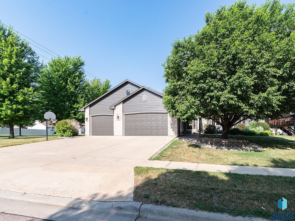 3201 S Bluegrass Ct, Sioux Falls, SD 57103 MLS 22304977 Zillow