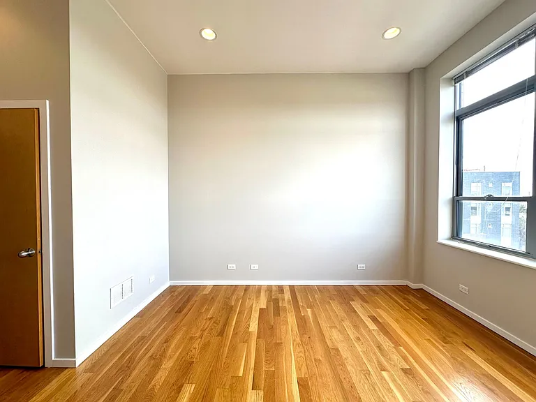 2157 N Damen Ave #305 — Photo 19