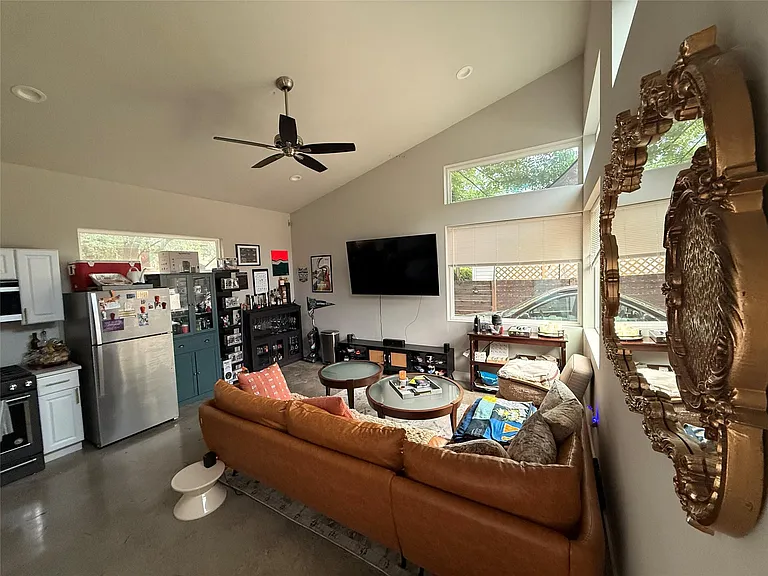 1413 Sanchez St #2 — Photo 2