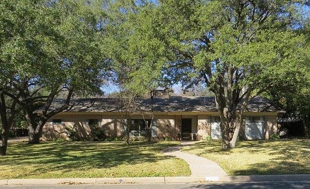 1st image of 5215 Meadow Wood Dr
