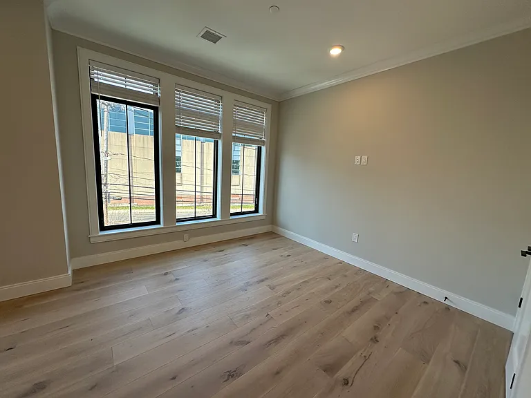 157 Everett St #305E — Photo 18