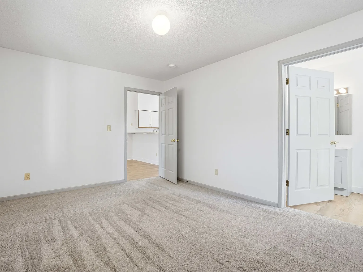 Keokuk Street Apartments — Photo 4