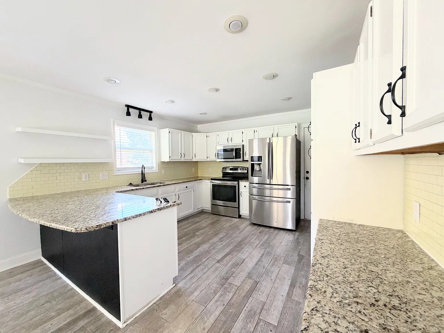 4 bed, 2640 sqft, $2,800 — Photo 4