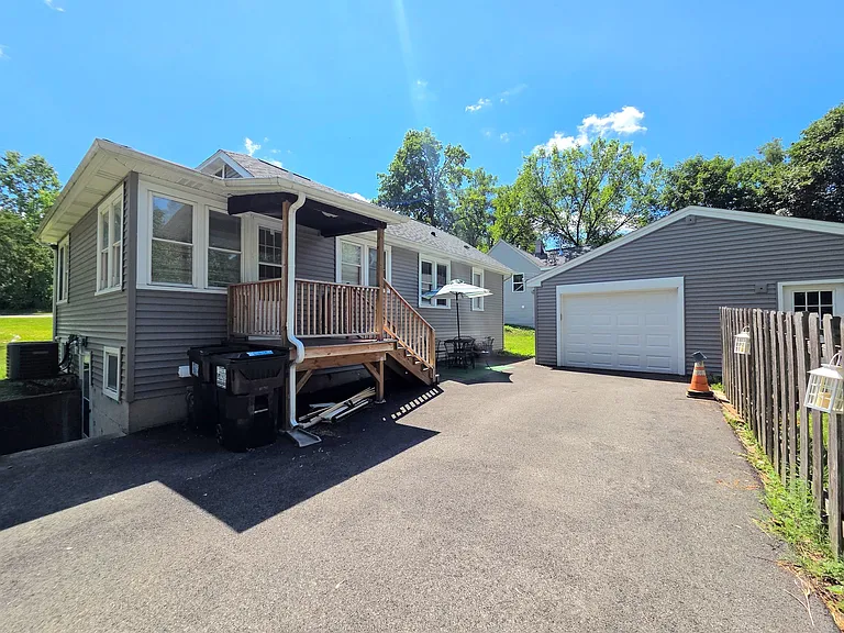 3823 E Wonder Lake Rd — Photo 1
