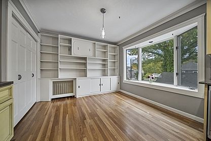 Eat in Kitchen or office
Washer and dryer in closet
Air conditioner behind cabinet