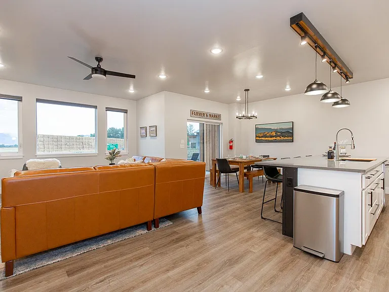702 Circle F Trl #B — Photo 3