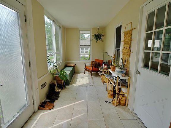 5th image of 564 Stratford Rd