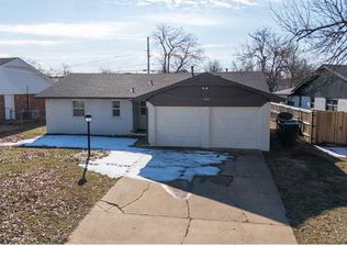 1424 NW 104th St, Oklahoma City, OK 73114