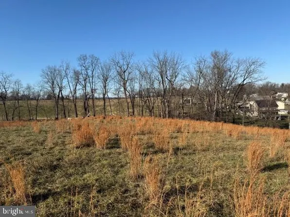 1272 Ellis Woods Rd, Pottstown, PA 19465