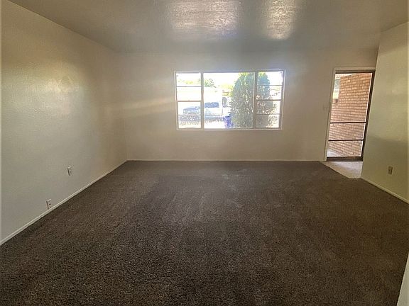 3rd image of 1608 Gladys Dr #B