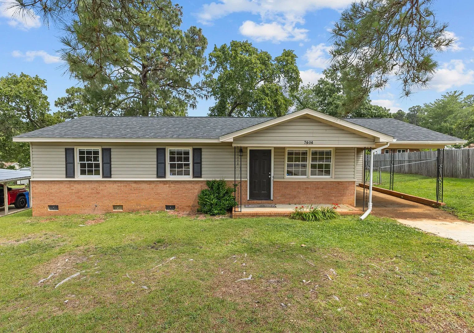3 Br/2Ba Ranch Close to Post — Photo 2