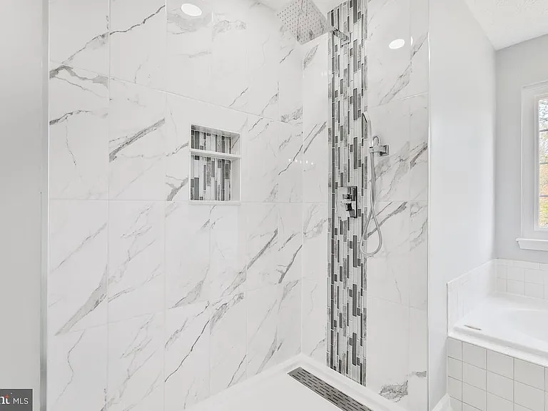 7802 Shallowbrook Ct — Photo 24