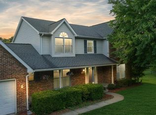 568 Harrison Ridge Ct, Columbus, IN 47201