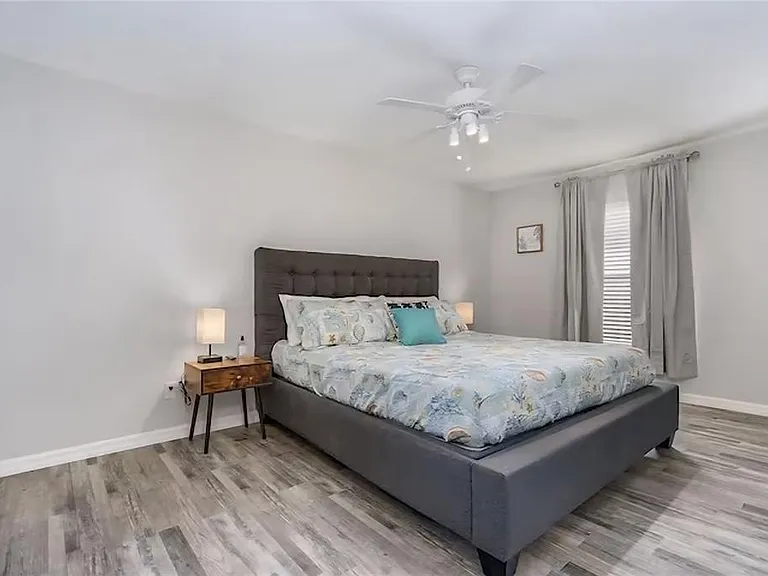 2705 SW 11th Pl — Photo 15