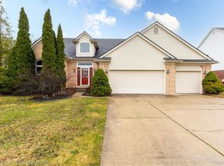 13840 Strathmore Dr, Shelby Township, MI 48315