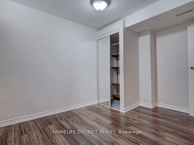 1861 Bainbridge Dr — Photo 10