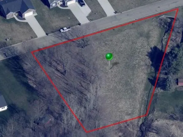 Francesca St NE, Louisville, OH 44641