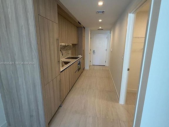 3rd image of 77 SE 5th St Unit 2512