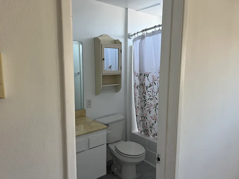 15 15th St #16 — Photo 10