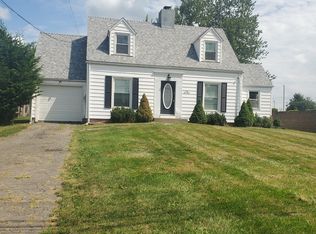 158 N Buhl Farm Dr, Hermitage, PA 16148