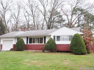 1 Hemlock Ct, Saugerties, NY 12477