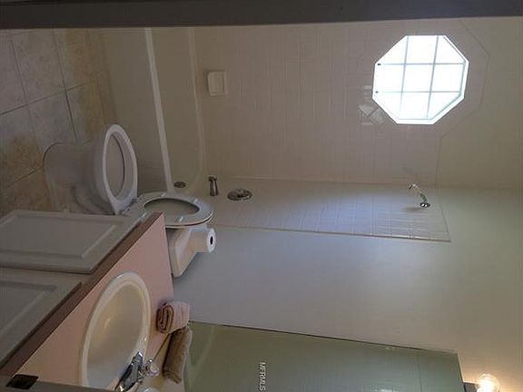 5th image of 7854 Saint Giles Pl